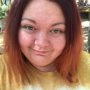 Meet your Posher, Caitlin